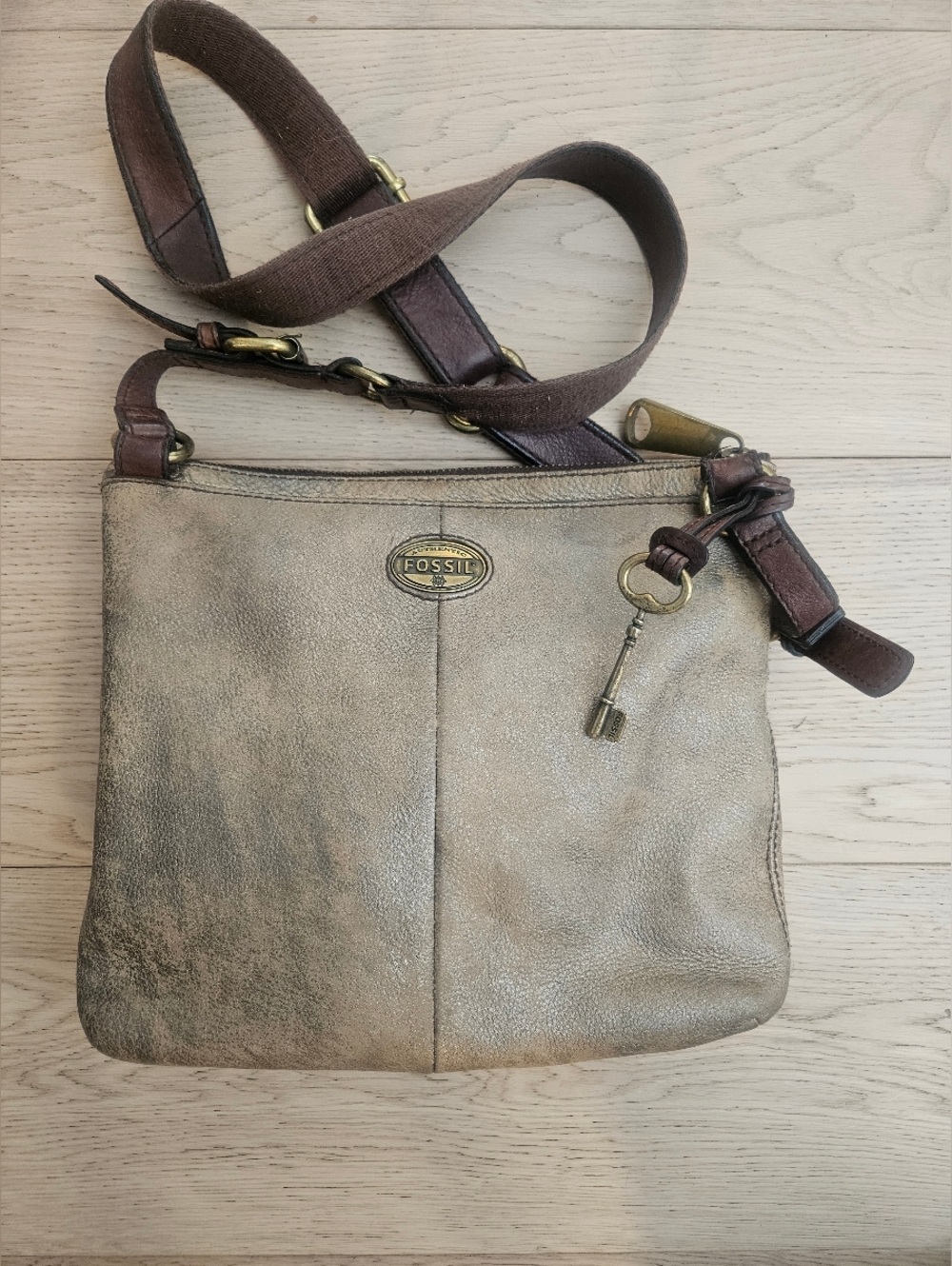 Fossil Brown Distressed Leather Messenger Bag with Brass Accents